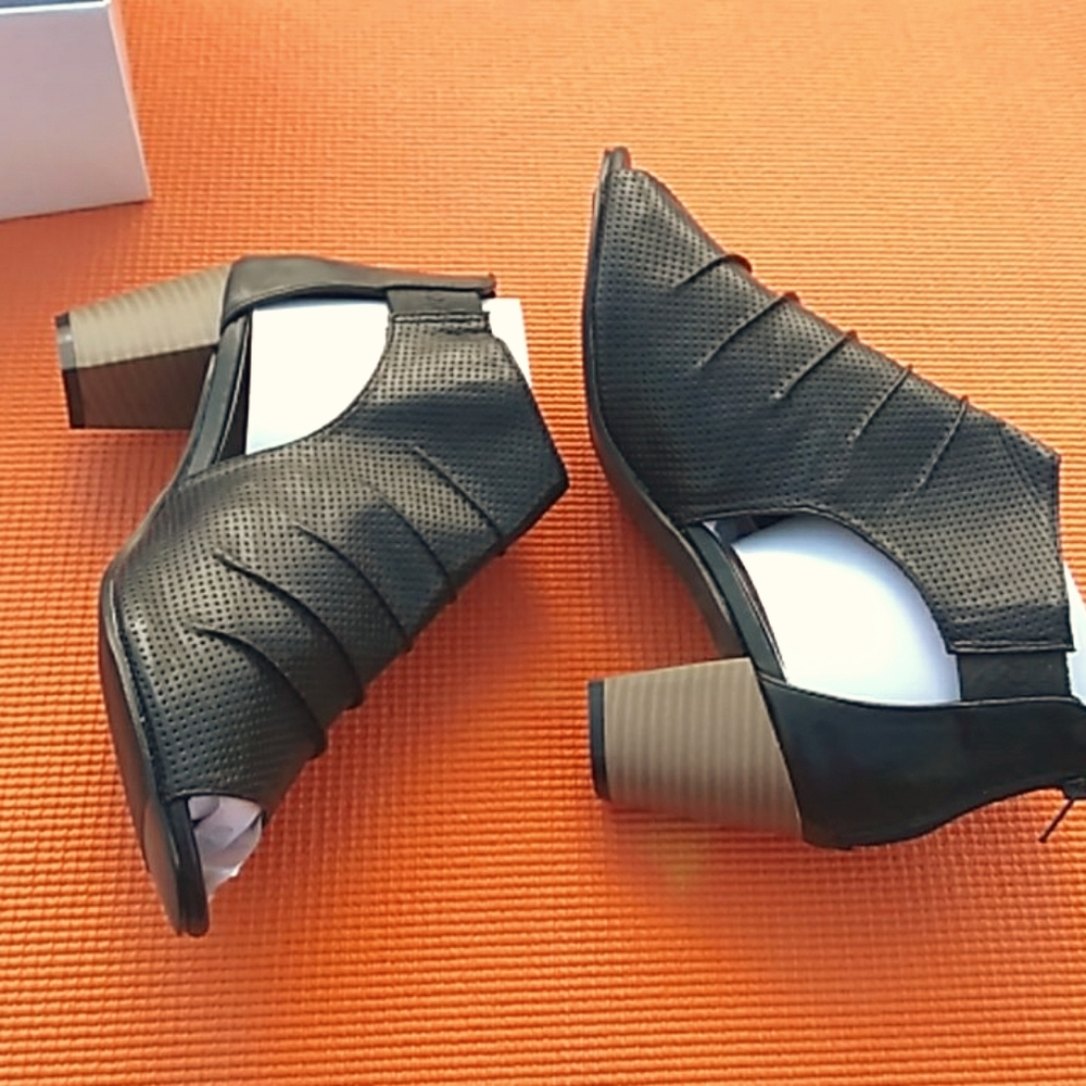 Brand New Women's Angel Steps Dress Pump Shoes